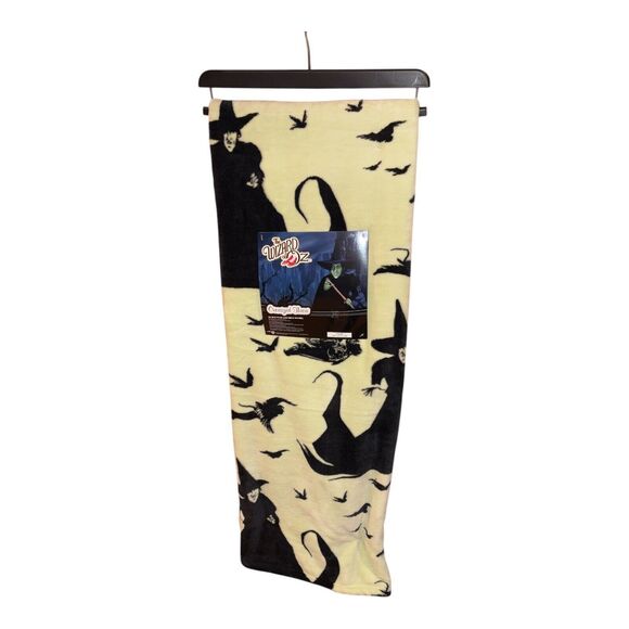 Wizard of Oz Elphaba Wicked Witch Of The West Plush Throw Blanket Green NWT - Picture 2 of 5